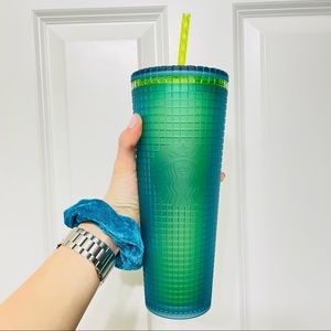 🌎NEW🪲 Starbucks Green Soft Touch Grid Venti Tumbler